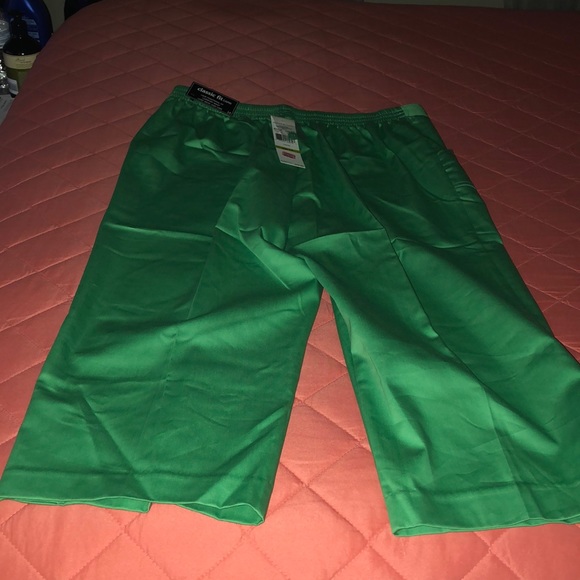 Capris - Picture 2 of 3
